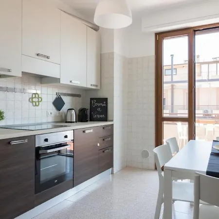 Italianflat - Via Adami, 3 Bedroom Flat, Free Parking Apartment Verona