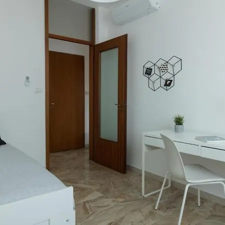 Italianflat - Via Adami, 3 Bedroom Flat, Free Parking