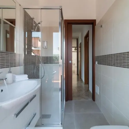 Italianflat - Via Adami, 3 Bedroom Flat, Free Parking Apartment