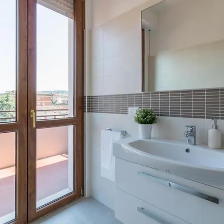 Apartment Italianflat - Via Adami, 3 Bedroom Flat, Free Parking Verona